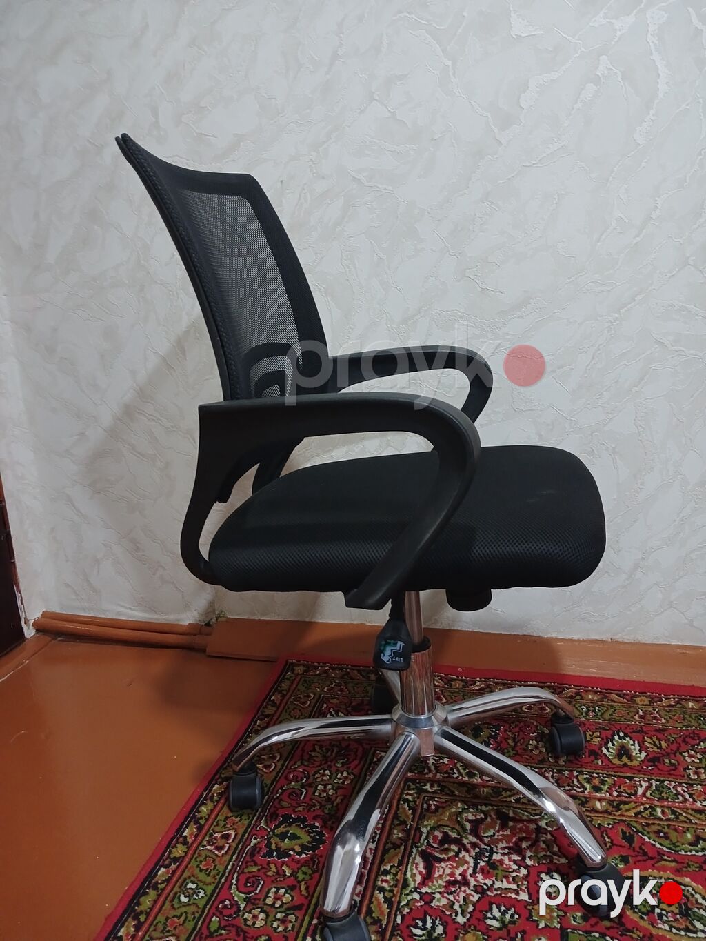 Erqonomik ofis kreslosu – mesh arxa dayaqlı, qara rəng — Ofis mebeli, Bakı (3)