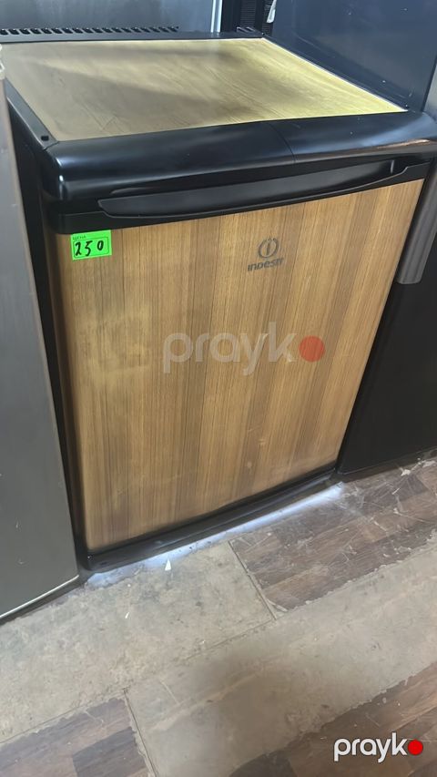 Indesit mini soyuducu - Kompakt ölçülü, tək qapılı mini soyuducu — Digah
