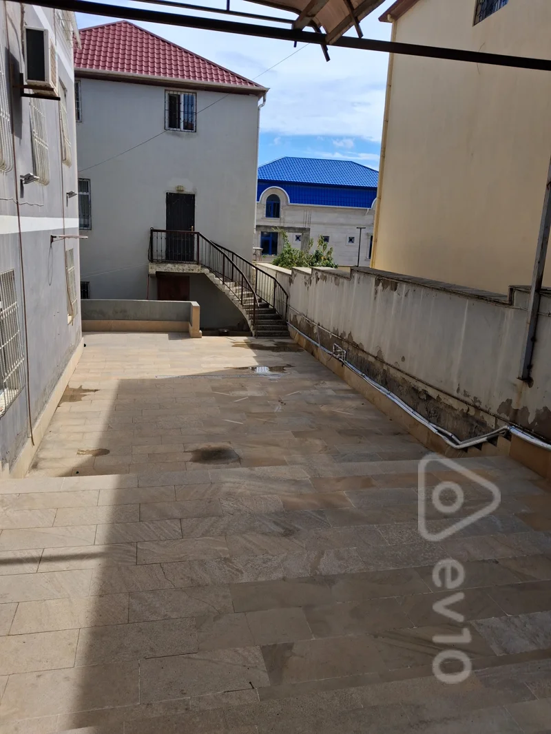 4 otaqlı həyət evi, 220 m², Badamdar 3cü massiv 38-ci küçə ev 1184 — kirayə — Bakı