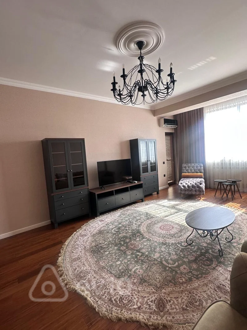 3 otaqlı mənzil, 115 m², Nəcəfqulu Rəfiyev küçəsi — kirayə — Bakı