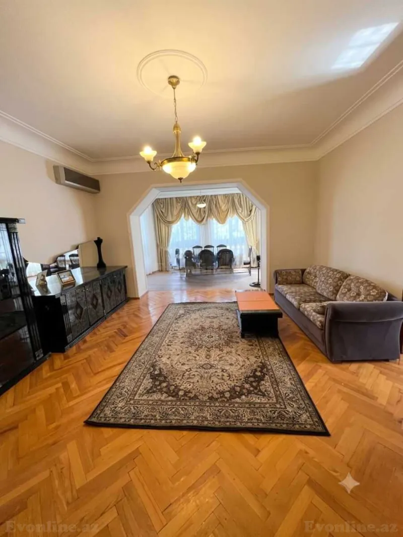 Kirayə verilir 3 otaqlı Mənzil Köhnə tikili 90 m² Bakı, Nəsimi r — Bakı