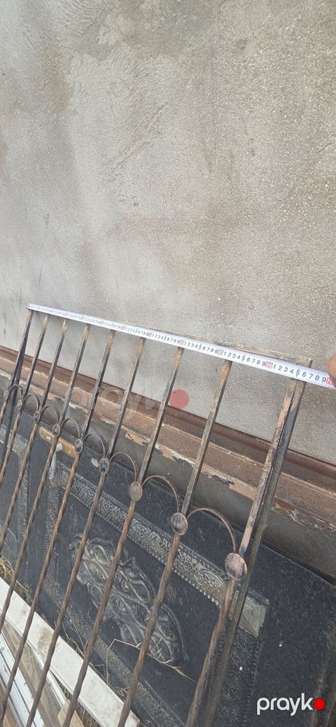Dəmir barmaqlığ eni 1.05 hündürlüyü 1.40 Möhkəm metall konstruksiya — Masazır