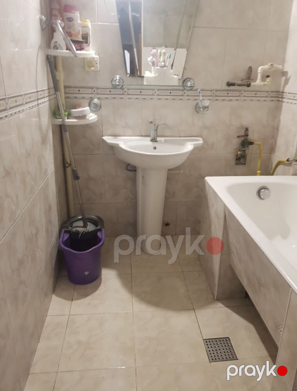 4 otaq otaq yoldasi lazimdir 250 azn. Komunal daxil metroya 5 dq — Mənzil, Bakı (7)