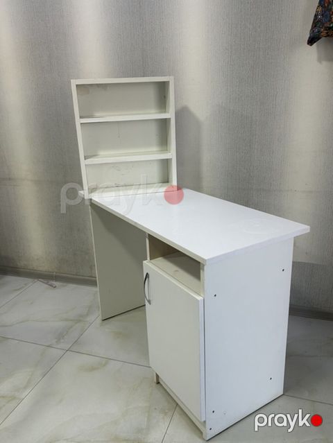 Düz masa, Stulsuz, Polkalı, Siyirməsiz, Sadə laminat — Xırdalan
