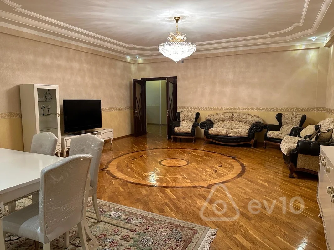 5 otaqlı mənzil, 221 m², Bülbül pr. — kirayə — Bakı
