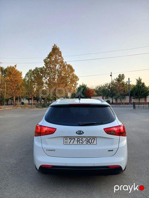 Kia Ceed, 1.6 L, 2014 il, 290 000 km — Avtomobillər, Bakı (4)