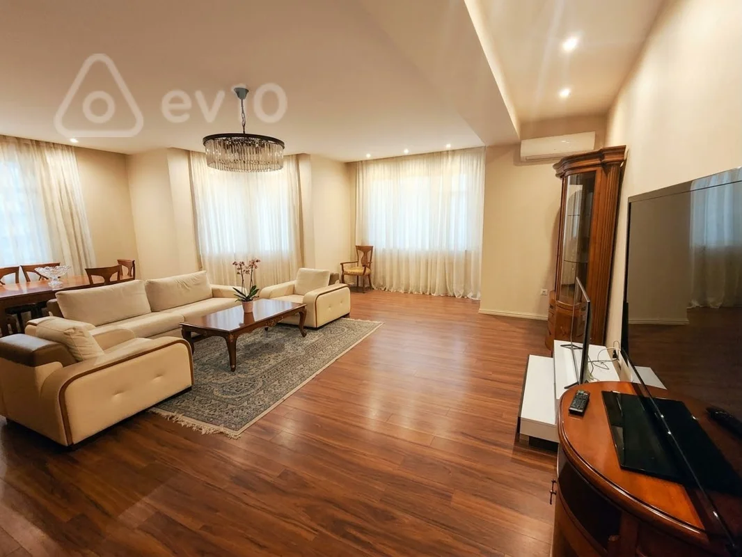 4 otaqlı mənzil, 190 m², Nizami küçəsi — kirayə — Mənzil, Bakı (2)