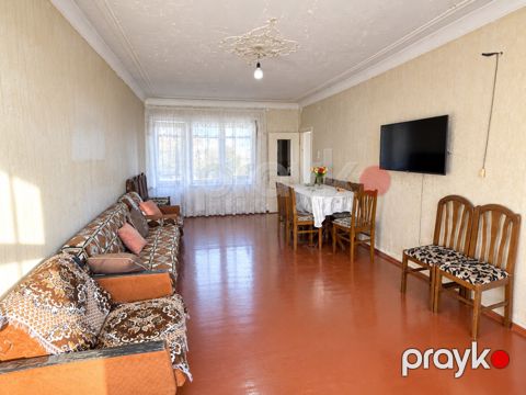 Satılır 4 otaqlı köhnə tikili 115 m² — Bakı