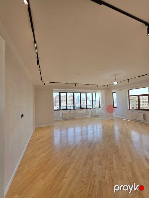 Satılır 4 otaqlı yeni tikili 211 m² — Bakı