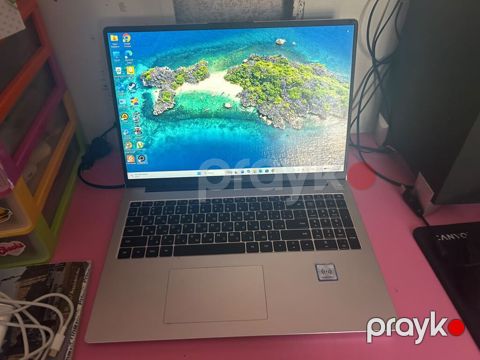 Huawei noutbuk 2 aydı alınıb 16 ram 512 gb 1300 manata alınıb qutu və