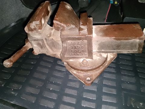 Metall ustası üçün ağır tip dəzgah kötüyü (sancaqlı skripka/köçdürmə — Sıxma və qısqac alətləri