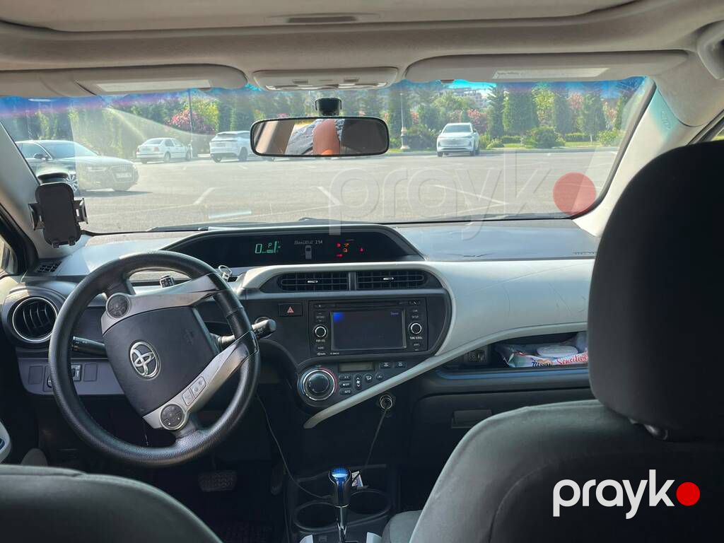 Toyota Prius C, 1.5 L, 0.9 kWh, 2012 il, 378 196 km — Avtomobillər, Sumqayıt (8)
