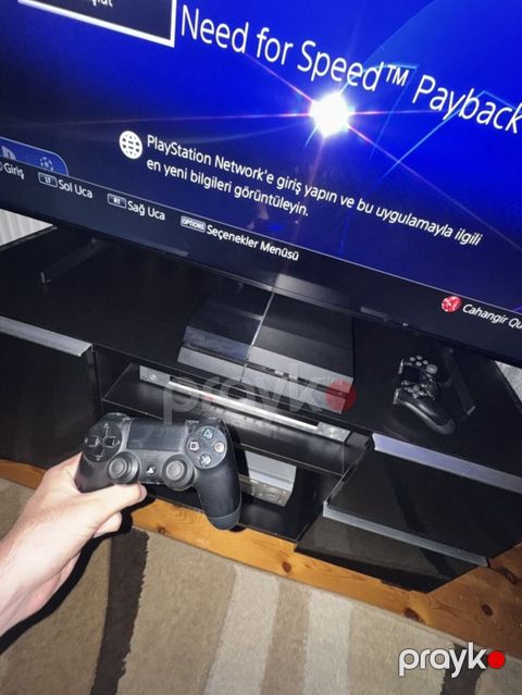 PlayStation 4 FAT 500GB Ev seraitinde istifade olunub. Problemi yoxdu — Bakı
