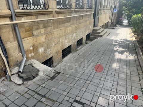 Satılır obyekt 90 m² — Bakı