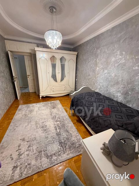 Satılır 3 otaqlı köhnə tikili 100 m² — Bakı