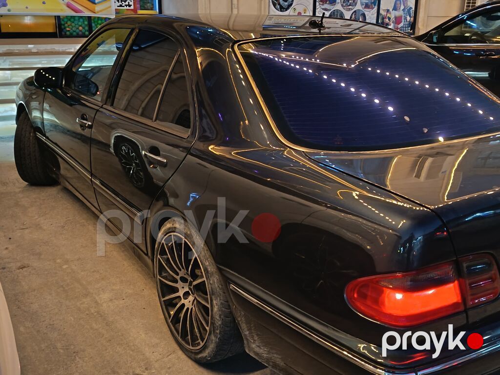Mercedes-Benz E 240: 2.4 l 2000 il Sedan — Avtomobillər, Digah (5)