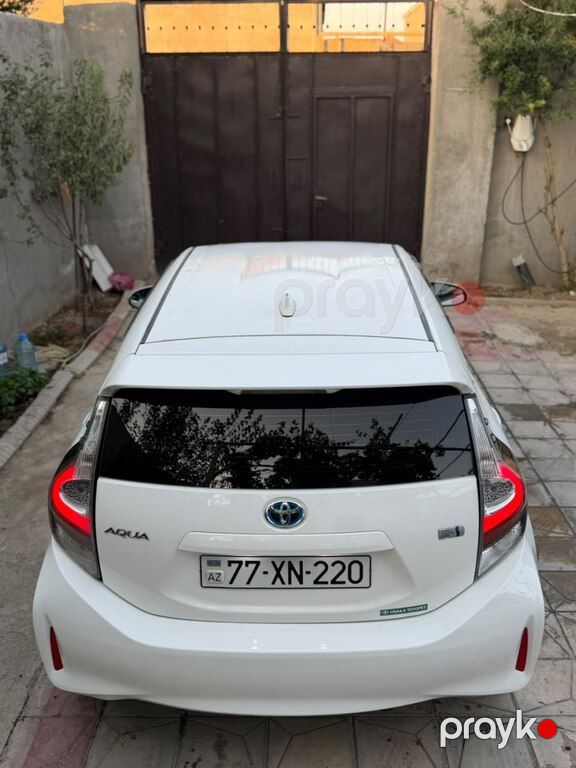 Toyota Aqua, 1.5 L, 0.87 kWh, 2017 il, 240 000 km — Avtomobillər, Bakı (2)
