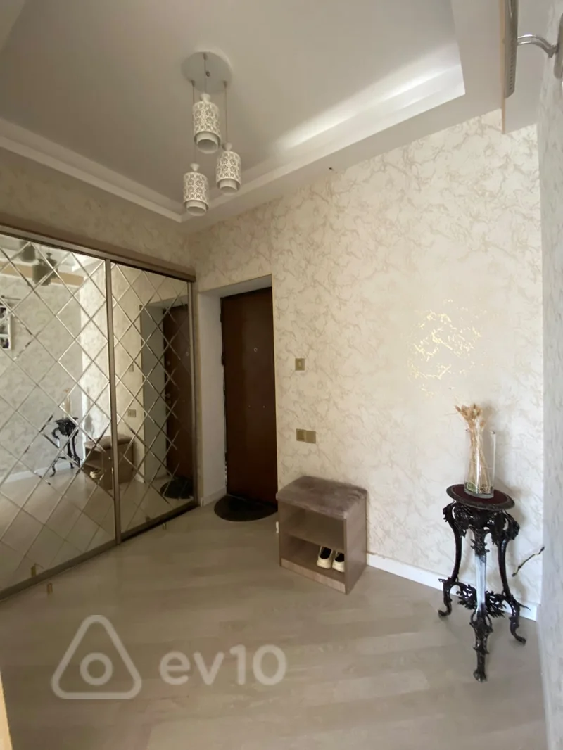3 otaqlı mənzil, 81 m², Nobel pr — kirayə — Bakı