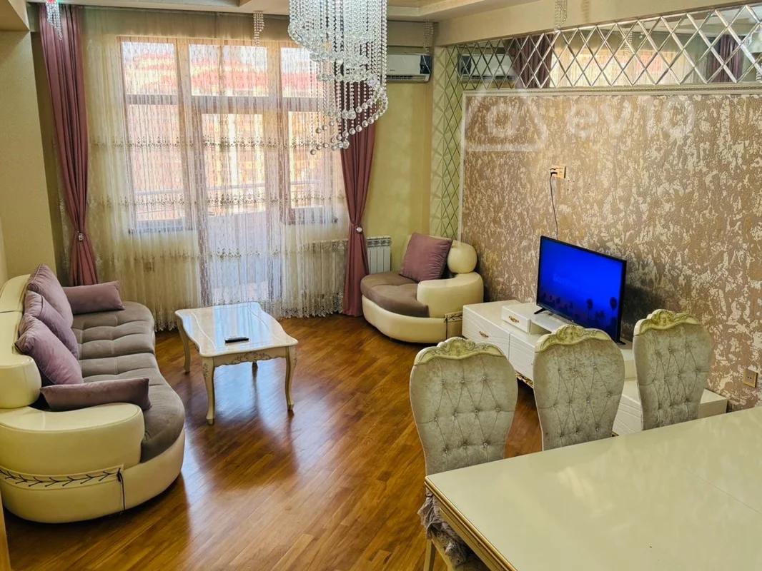 3 otaqlı mənzil, 100 m², Təbriz küç 4 — kirayə — Bakı