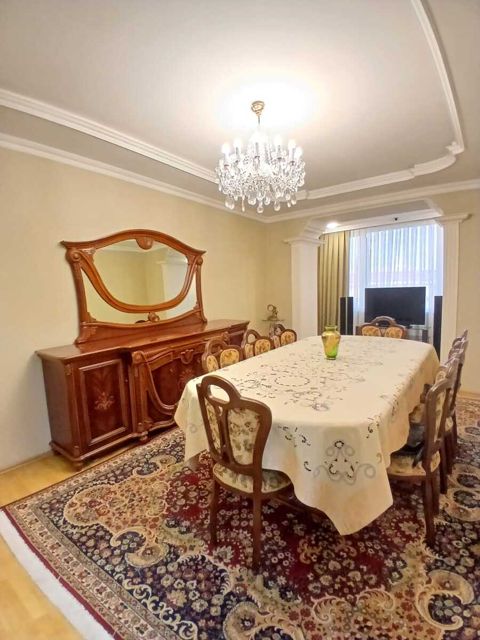 İcarəyə verilir 3 otaqlı köhnə tikili 70 m² — Bakı