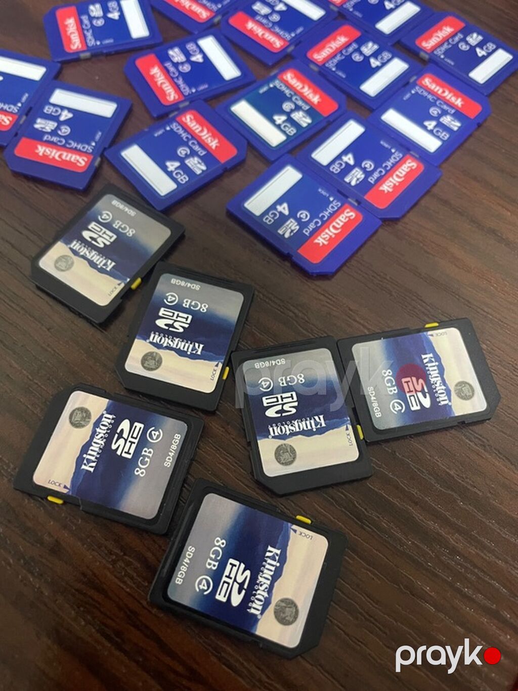 Sandisk-4GB 20 azn Kingston-8GB 25 azn Əldə var məhdud saydadır — Yaddaş kartları, Bakı (2)