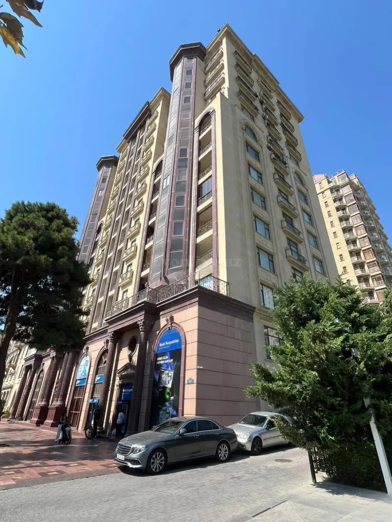 Satılır 3 otaqlı Mənzil Yeni tikili 145 m² Bakı, Nəsimi r., 28 May m — Bakı