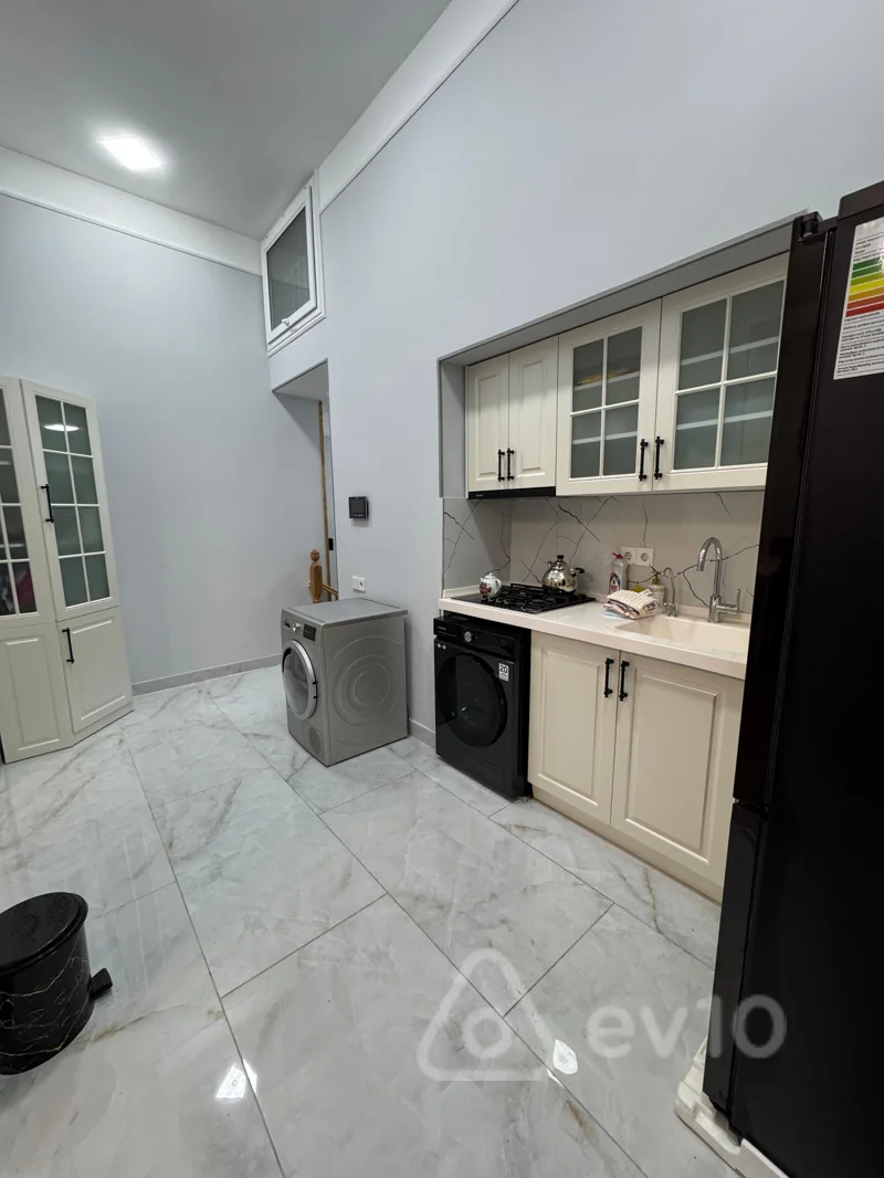 2 otaqlı mənzil, 100 m², Üzeyir Hacıbəyov — kirayə — Mənzil, Bakı (9)