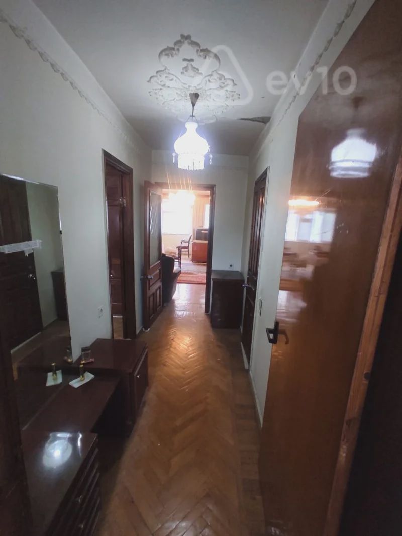 For sale: 3-room apartment (old building), 100 m² — Mənzil, Bakı (11)