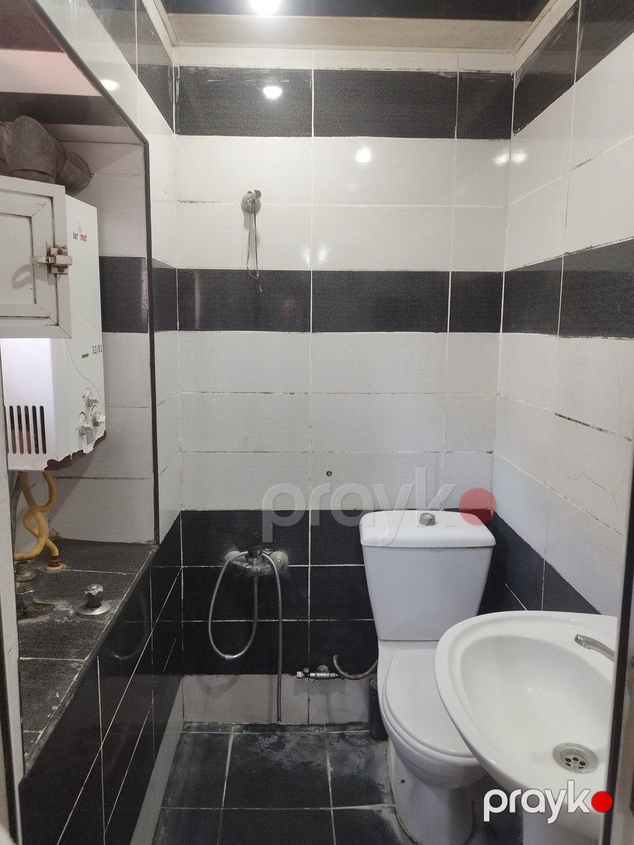 Satılır 5 otaqlı köhnə tikili 100 m² — Mənzil, Bakı (9)