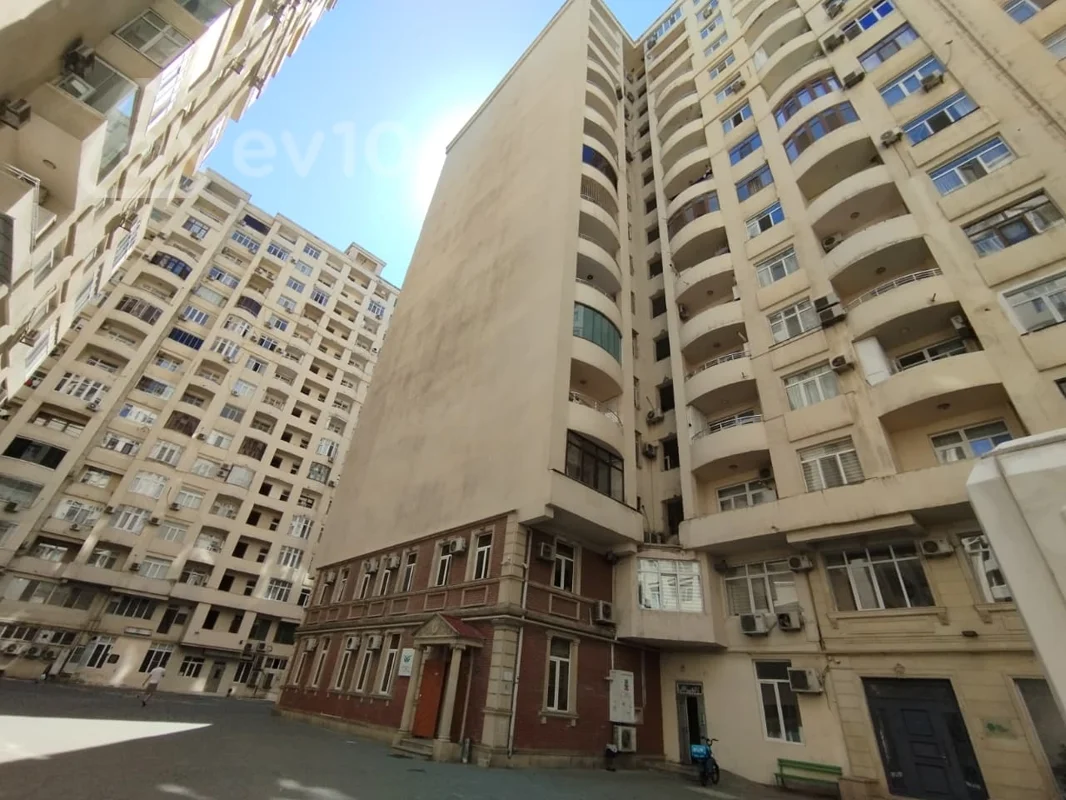 4 otaqlı mənzil, 167 m², Həsənoğlu küçəsi — Bakı