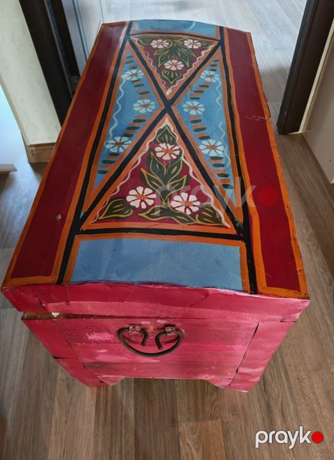 Rəngarəng əl işli sandıq - Material: ağac - Üstü və yanları əl ilə — Bakı