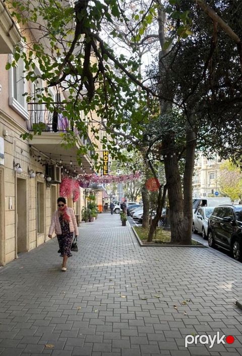 Satılır obyekt 38 m² — Bakı