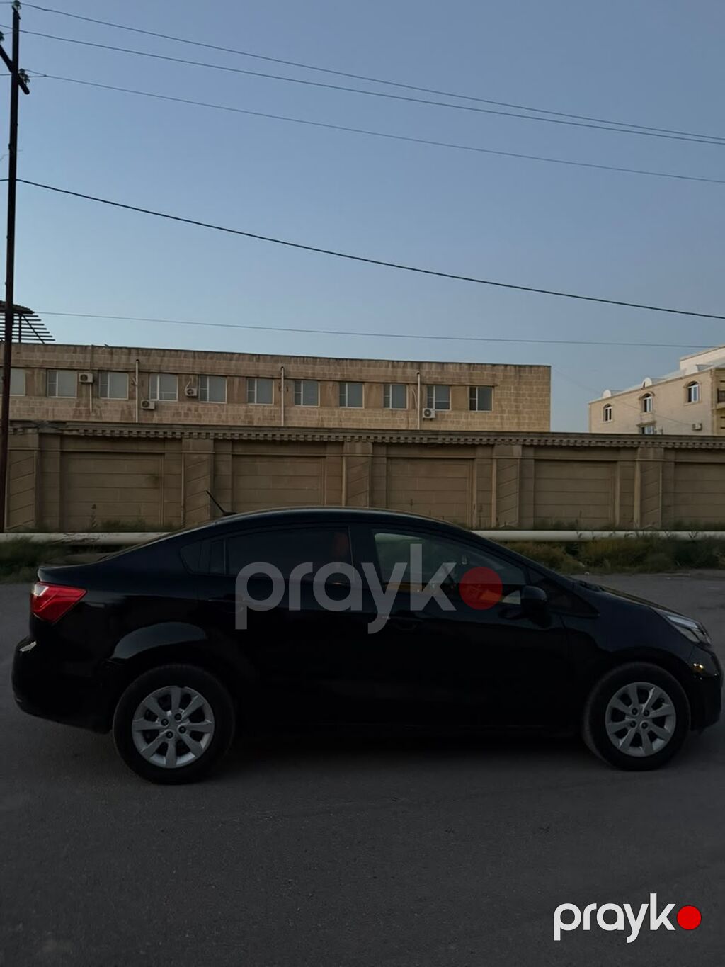 Kia Rio sedan – qara rəng, Azərbaycan nömrə nişanı “88 CH 751” — Avtomobillər, Bakı (3)