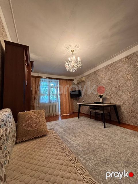 Satılır 2 otaqlı köhnə tikili 70 m² — Bakı