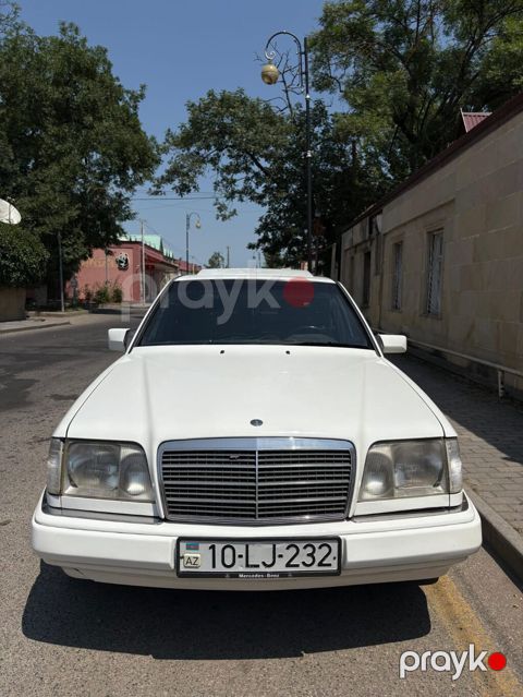 Mercedes-Benz W124: 2.2 l 1994 il Sedan — Quba