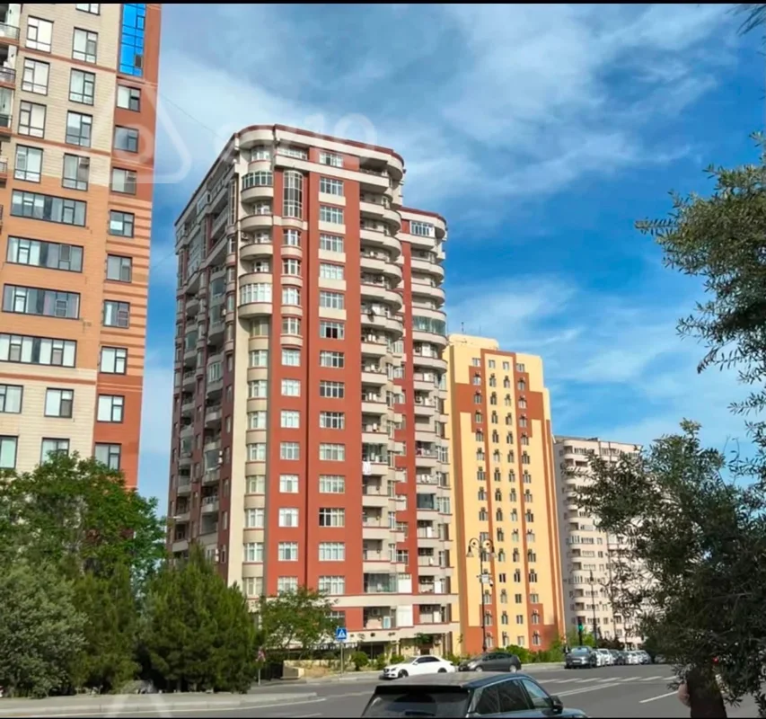 3 otaqlı mənzil, 107 m², İsmayıl bəy Qutqaşınlı 66 — Bakı