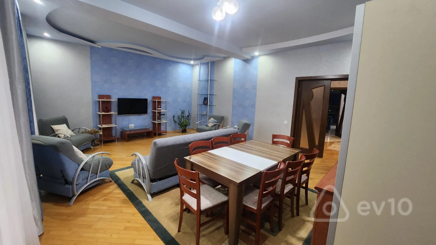 5 otaqlı mənzil, 220 m², Abbasqulu ağa Bakıxanov küç — kirayə — Mənzil, Bakı (6)