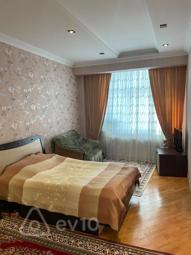 6 otaqlı mənzil, 300 m², Ənvər Hüseyinov küçəsi — Mənzil, Bakı (10)
