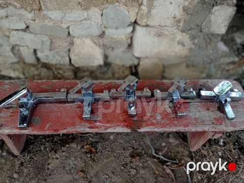 Xrom örtüklü divar asılqanı. Metal konstruksiyalı, uzun montaj — Gəncə