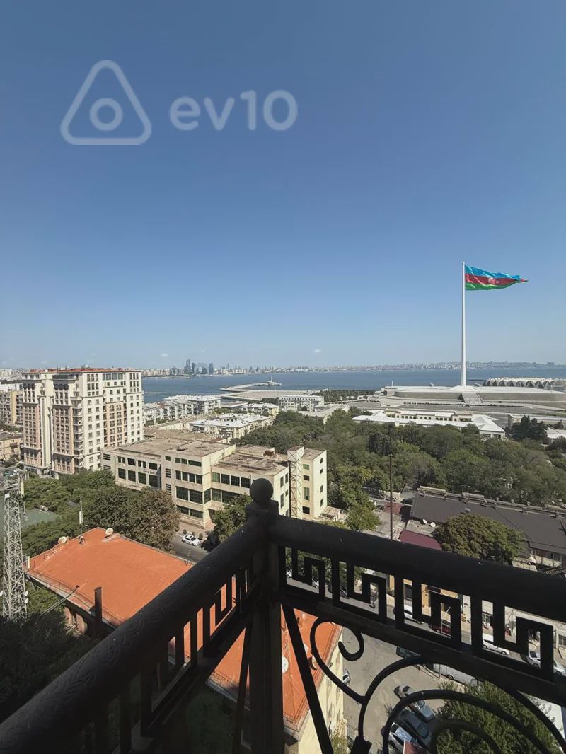 4 otaqlı mənzil, 178 m², Xanlar — Mənzil, Bakı (2)