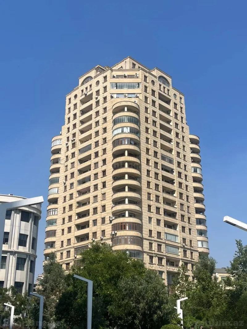 Satılır 4 otaqlı Mənzil Yeni tikili 175 m² Bakı, Nəsimi r., 28 May m — Bakı