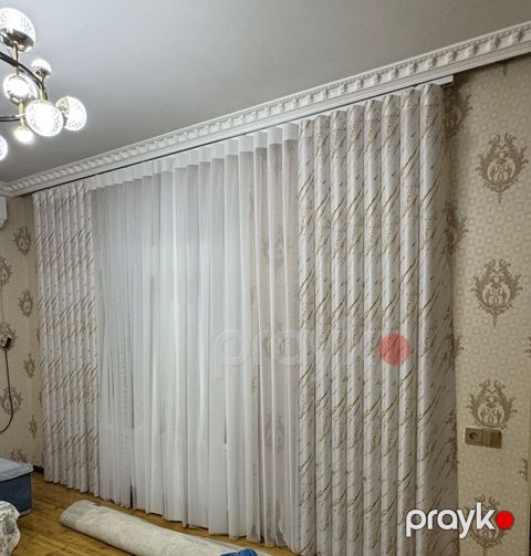 Dikey jalüz ölçü 4 metr eni 2.85 hündürlüyü 1aydi asilib. 130 manat — Bakı