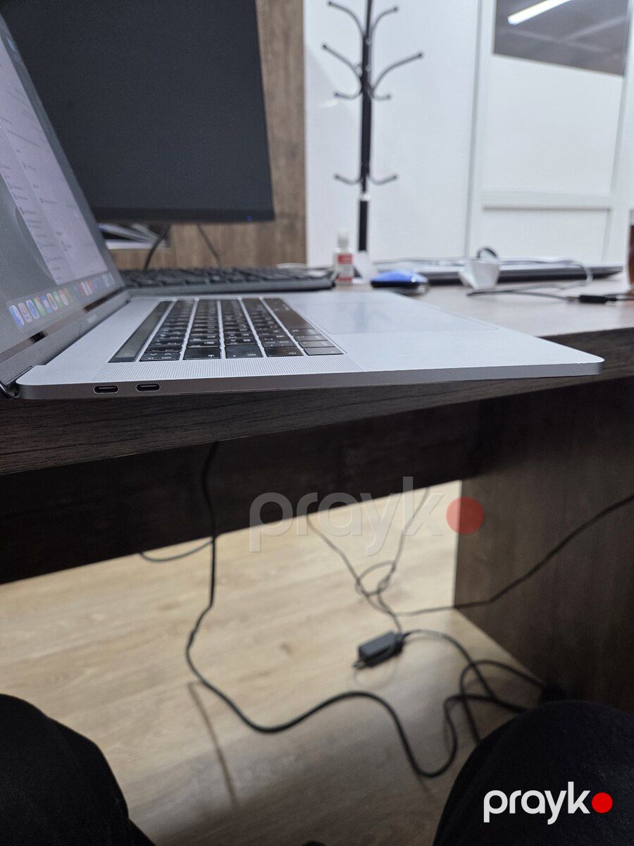 Macbook pro 15 i9 — Noutbuklar, Bakı (3)