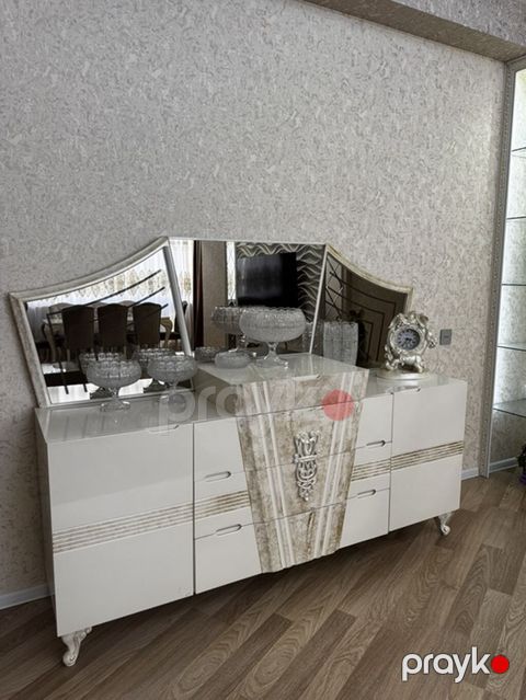 Kamot ve serevant satilir dest Ölçülər təxmini - Bufet: en ~220–230 — Bakı