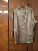 Qadınlar üçün dəri-kürk plaş/palto - Material: təbii dəri üst hissə — Palto