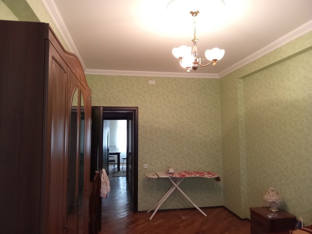 Xetai Metrosu yaxınlığında Qazaxıstan Sefirliyinin yani Aga Sentrlə uz — Qonaq otağı üçün, Masazır (6)