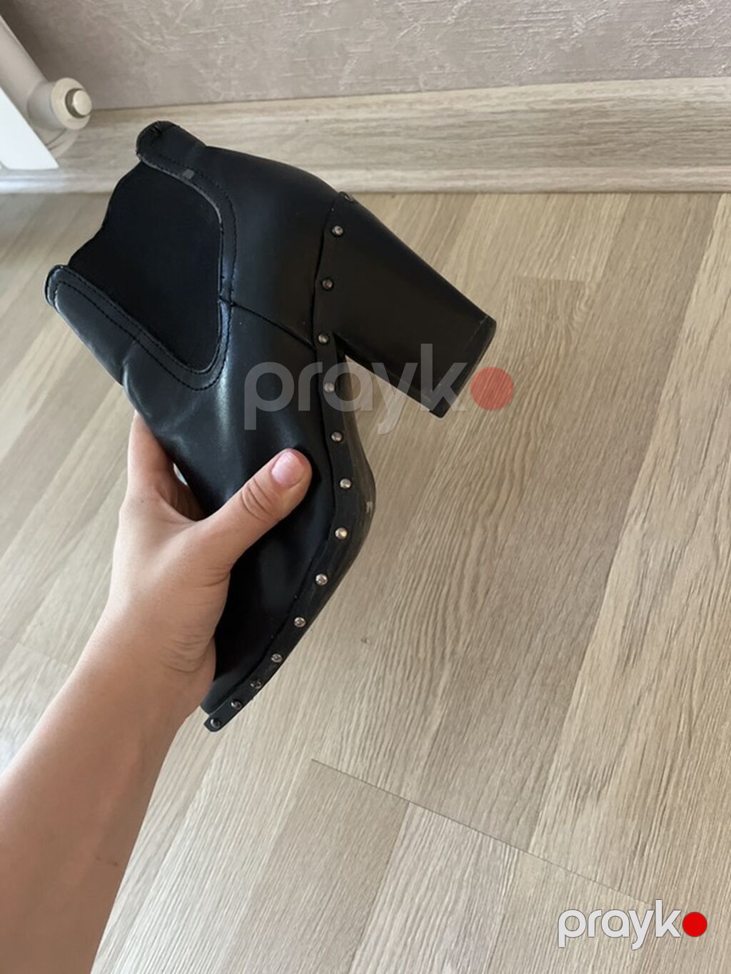 Qadınlar üçün qara dəri botilər - Model: Chelsea tərzində, yanlarda — Avam, Novxanı (2)