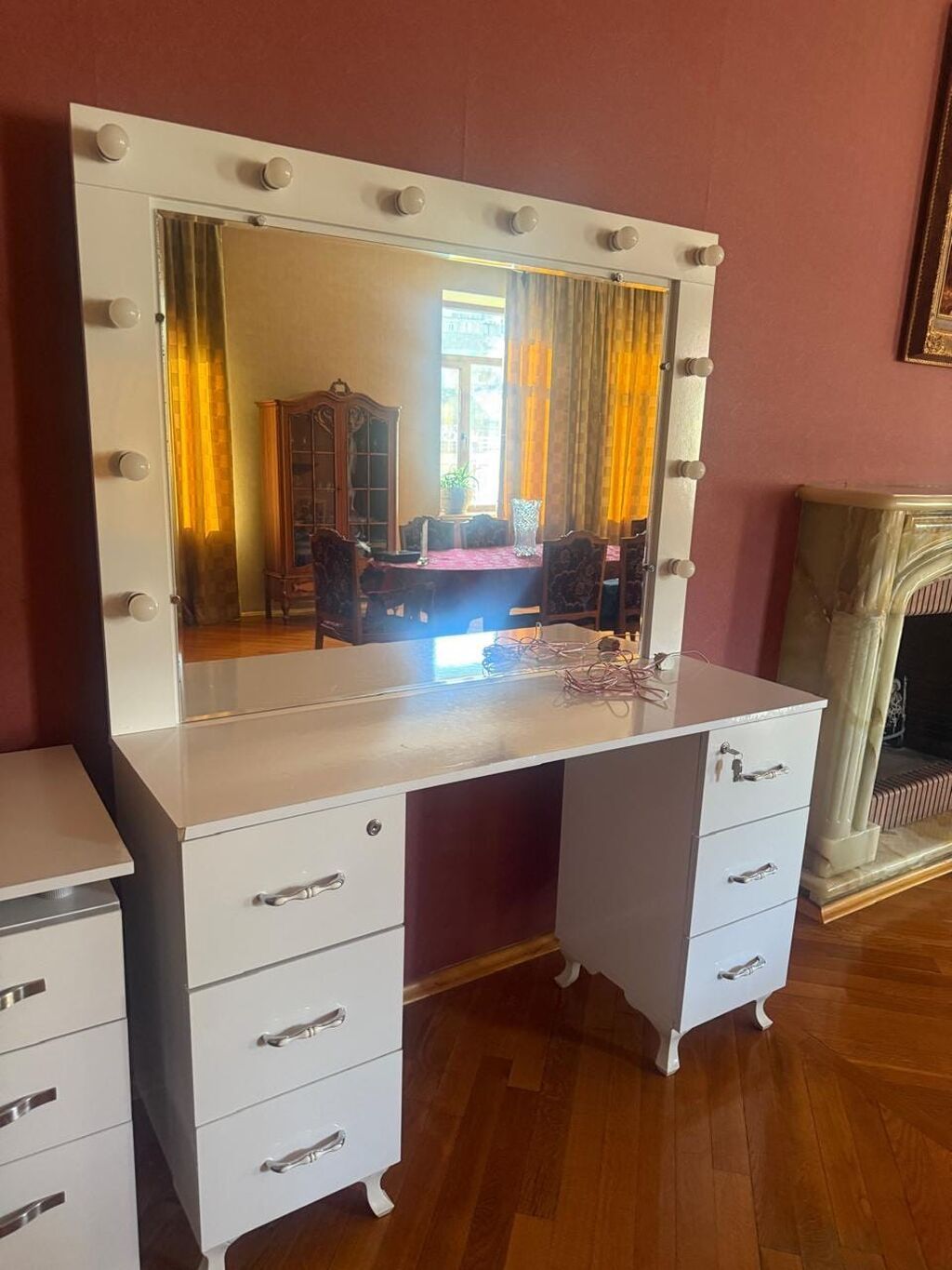 İşlənmiş, Makiyaj üçün masa — Salon mebeli, Bakı