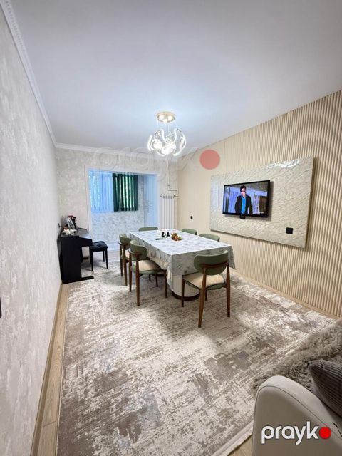 Satılır 4 otaqlı köhnə tikili 100 m² — Bakı
