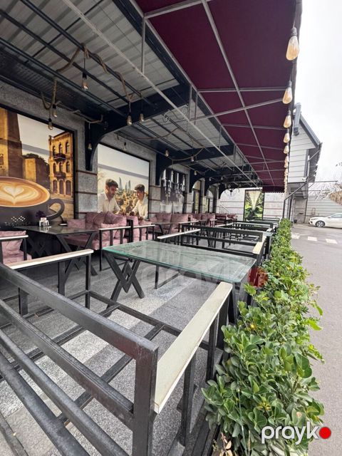 Satılır obyekt 800 m² — Bakı
